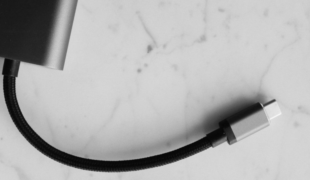 Cord Wars: Docking Stations vs USB-C Monitors